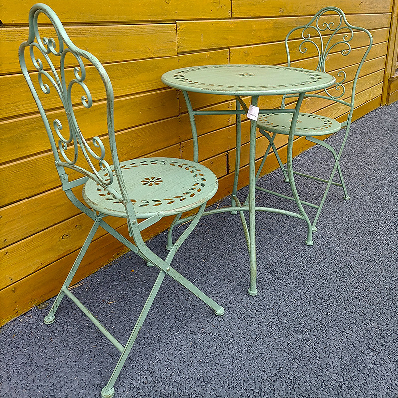 French Country Iron Table and  - Outdoor Furniture Metal Chairs recension och pris